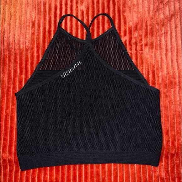 Black ribbed mesh BCBGeneration crop top size Medium - Picture 6 of 7